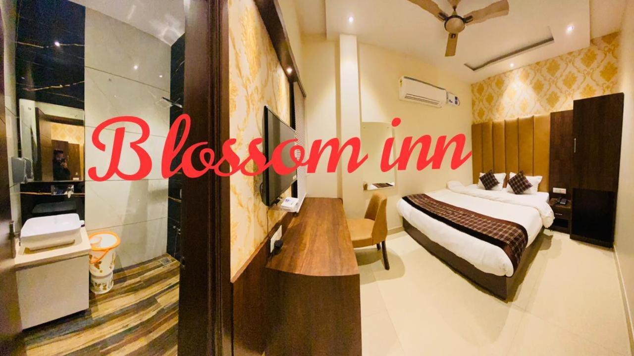 Hotel Blossom Inn Amritsar Bagian luar foto